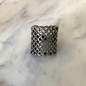 3/$25 ⭐️ Silver Woven Statement Ring Size 6